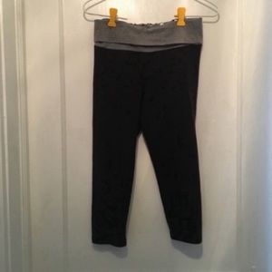 PINK Victoria’s Secret Capri Leggings